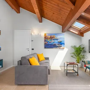 Casa Gialla 7a, New Milano&como Apartment