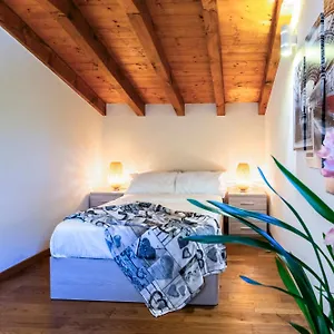 Iseo Con Vista E Piscina Ferienhaus